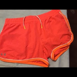 Under Armor Lady Shorts